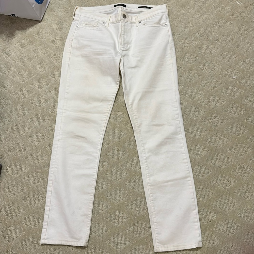super cute banana republic white jeans! Slim straight leg!